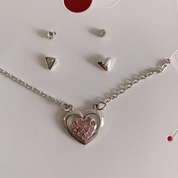 Teen jewelry bundle deal!! 11 different pieces of necklaces, and earrings! - Picture 4 of 12